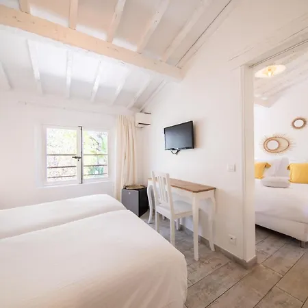 Les Capucines Saint Tropez 4* ガッサン