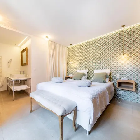 Capucines Hotel Saint Tropez גאסה