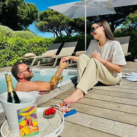 ホテル Les Capucines Saint Tropez 4*