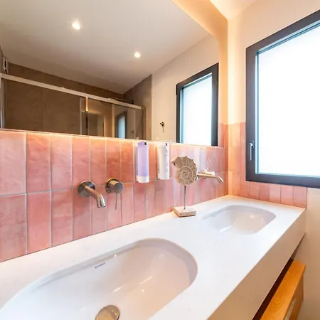 Capucines Hotel Saint Tropez 4* גאסה