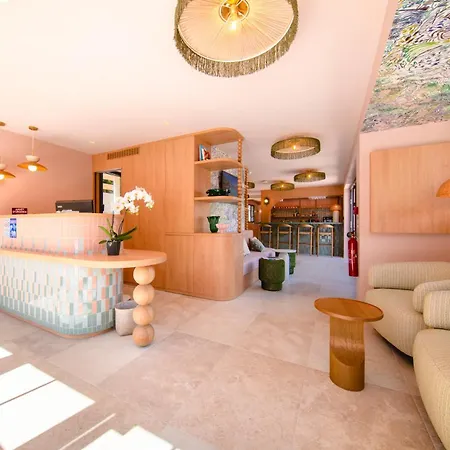 מלון Capucines Hotel Saint Tropez גאסה