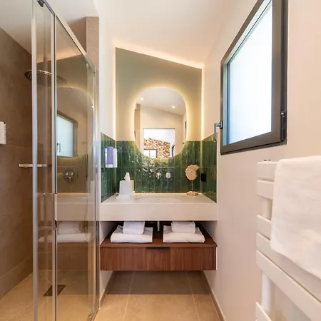 Capucines Hotel Saint Tropez גאסה