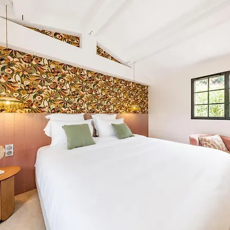 Capucines Hotel Saint Tropez 4* גאסה