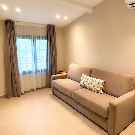 מלון Capucines Hotel Saint Tropez גאסה