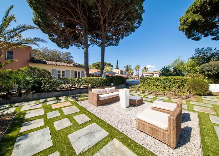 Les Capucines Saint Tropez 4* ガッサン