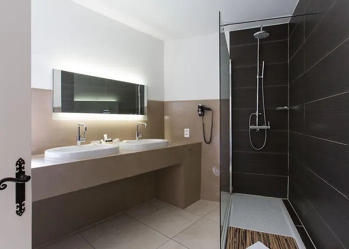 Les Capucines Saint Tropez ホテル 4*