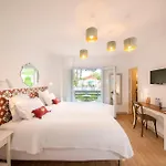 Les Capucines Saint Tropez 4*
