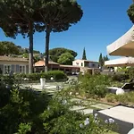 Les Capucines Saint Tropez 盖辛