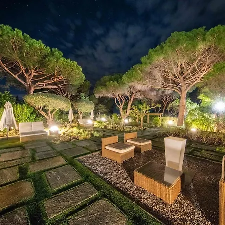 Les Capucines Saint Tropez Otel