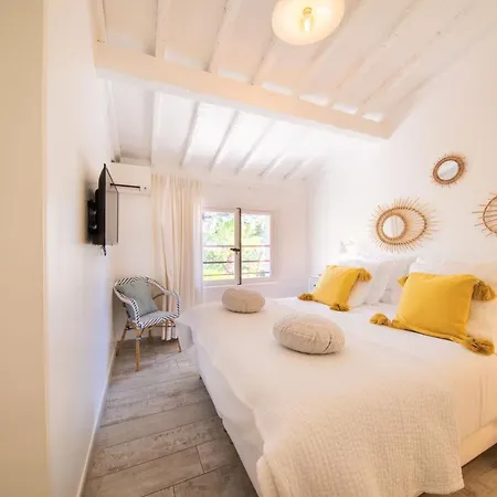 Les Capucines Saint Tropez جاسّا