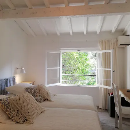ホテル Capucines Saint Tropez 4*