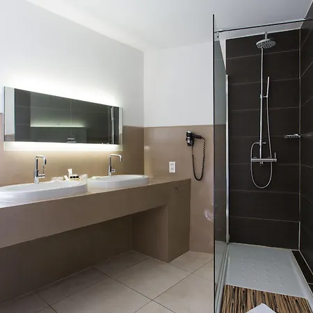 Les Capucines Saint Tropez Hotel 4*