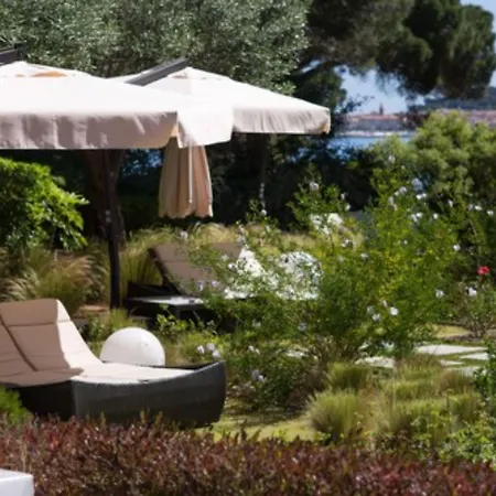 Les Capucines Saint Tropez 4*