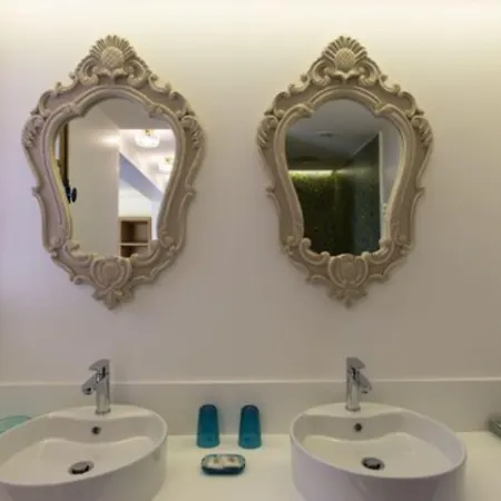 Les Capucines Saint Tropez Hotel 4*