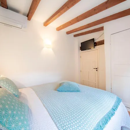 ホテル Capucines Saint Tropez 4*