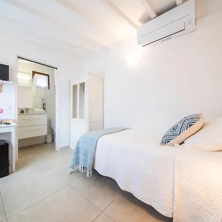 Les Capucines Saint Tropez 4* جاسّا