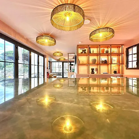 ホテル Capucines Hotel Saint Tropez 4*