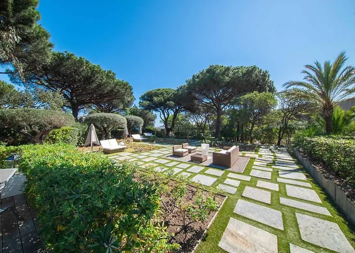 Les Capucines Saint Tropez 4* 盖辛