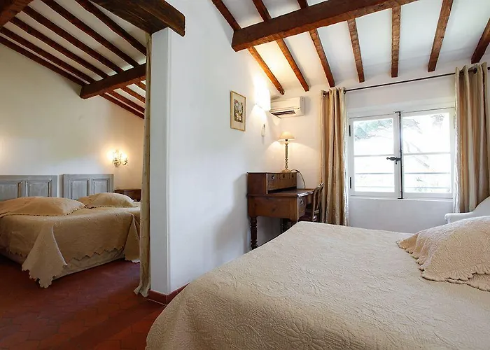 Les Capucines Saint Tropez 4* 盖辛