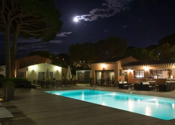 Les Capucines Saint Tropez 酒店 4*