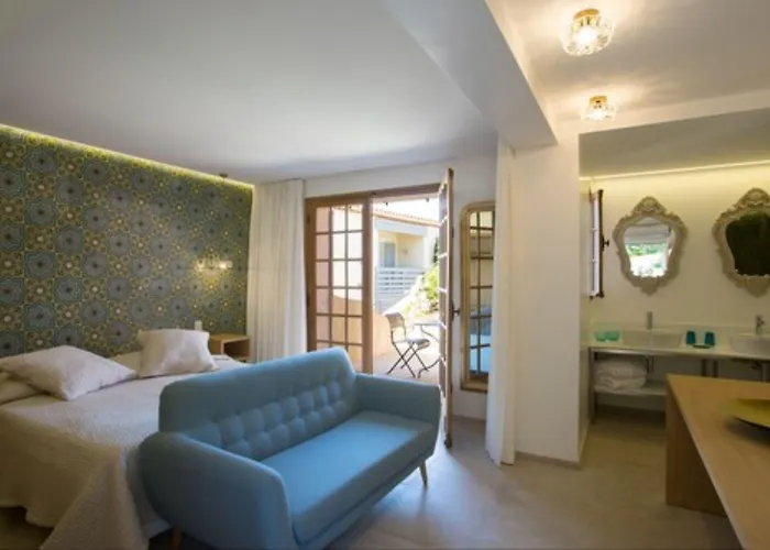 Les Capucines Saint Tropez 酒店 4*