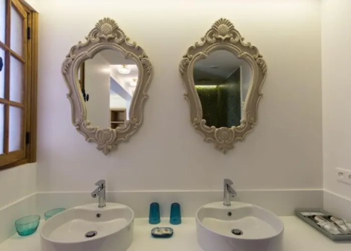 Les Capucines Saint Tropez 酒店 4*