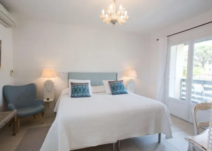 Les Capucines Saint Tropez 酒店 4*