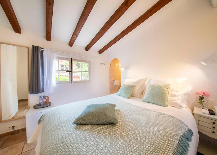Les Capucines Saint Tropez فندق 4*