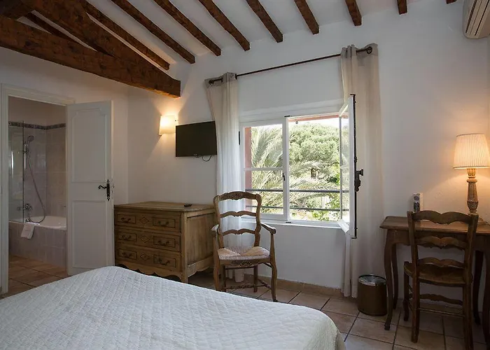 Les Capucines Saint Tropez 盖辛